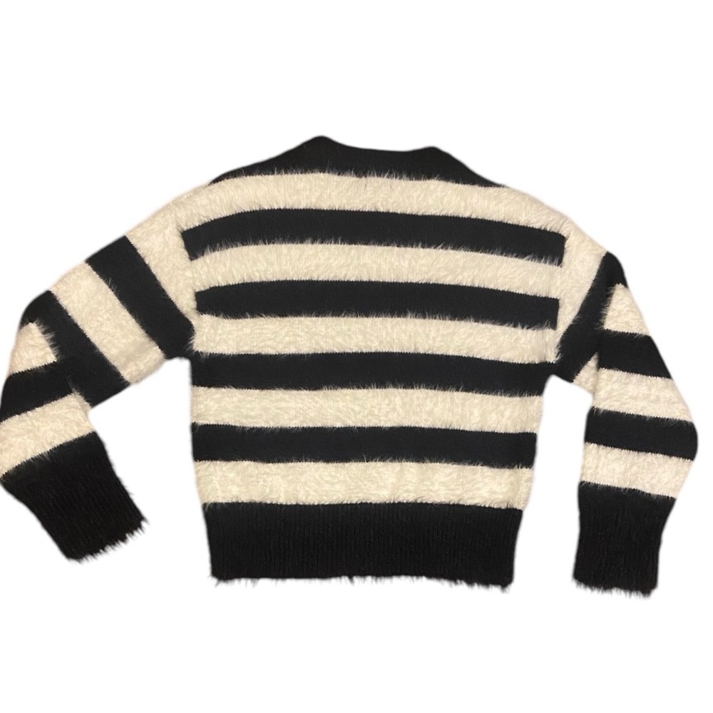NWT Size XS Woman’s top Long Sleeve Sweater. Feels so warm and cozy. Soft! - Picture 2 of 5